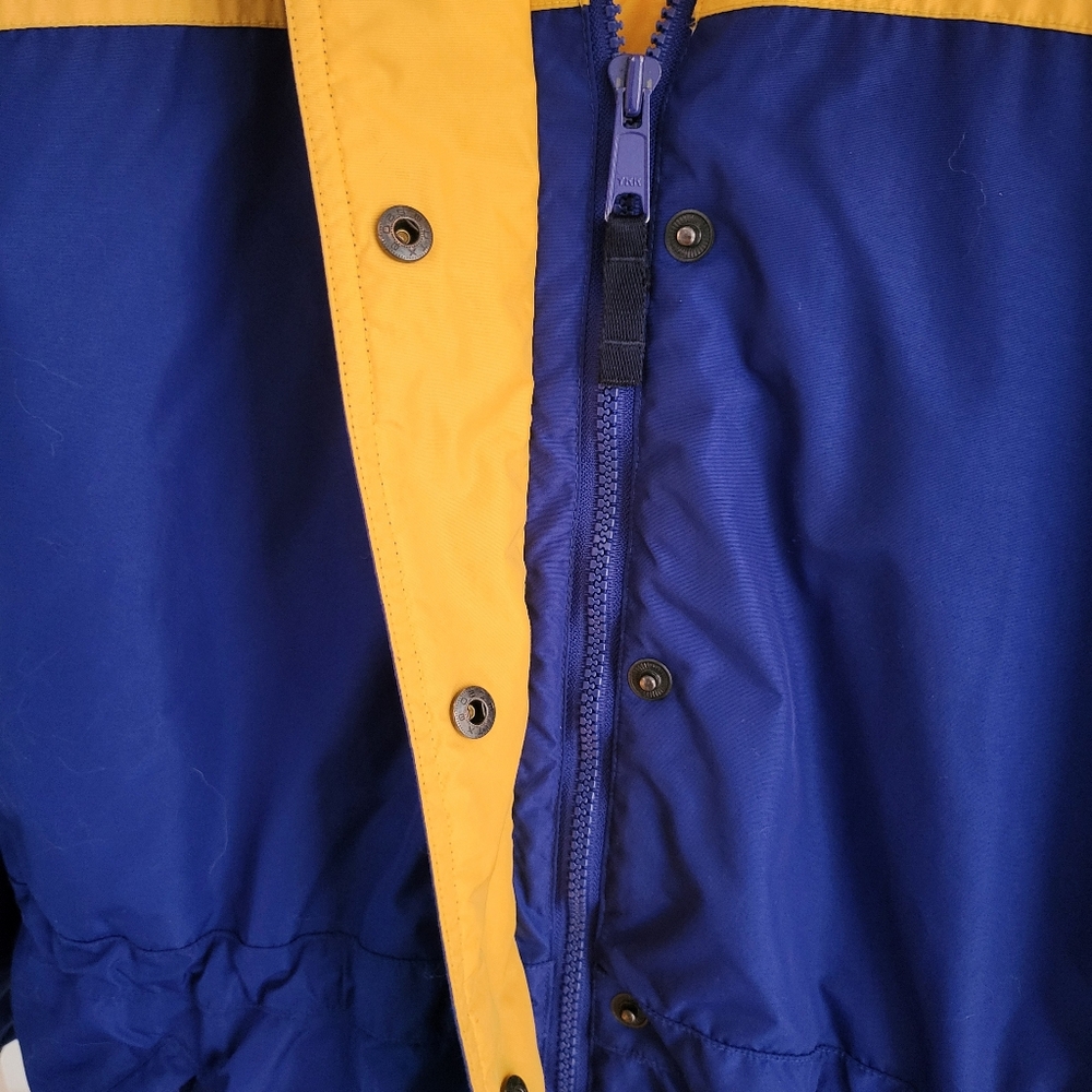 Women's Columbia Coat Size Medium - Picture 4 of 8